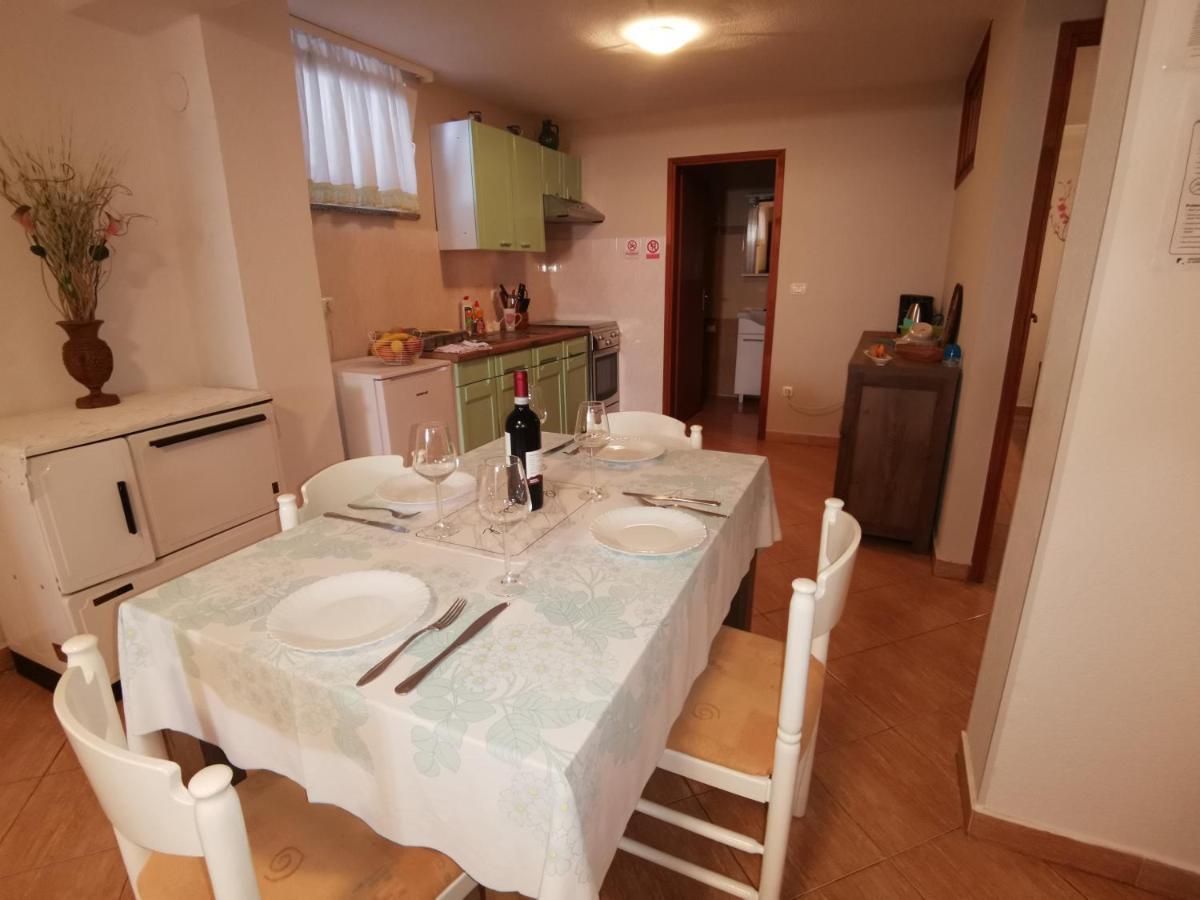 Apartmani Berber Babici Exterior photo