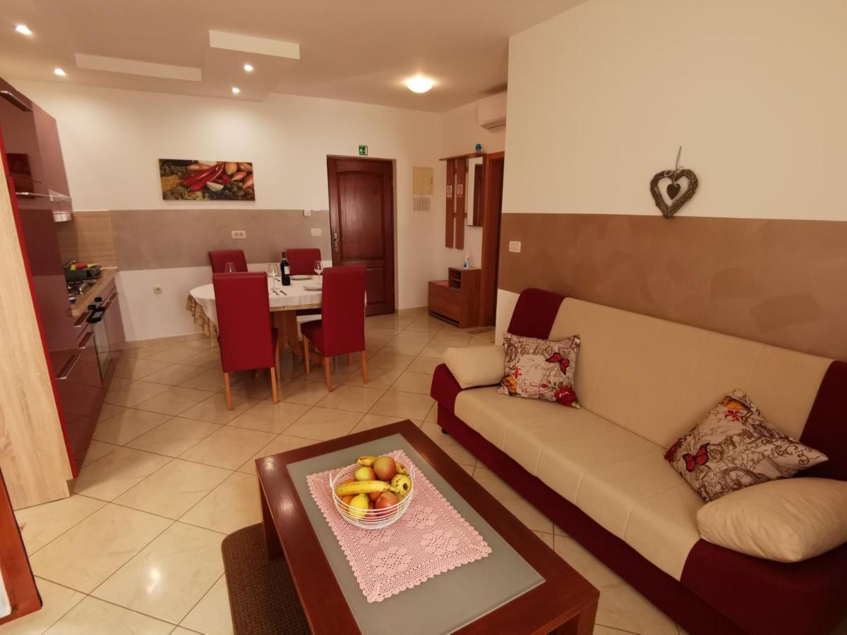 Apartmani Berber Babici Exterior photo