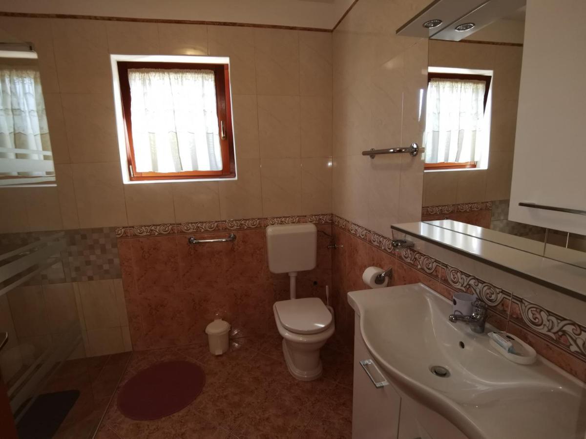 Apartmani Berber Babici Exterior photo
